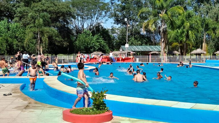 Pileta del Complejo Deportivo Lules.